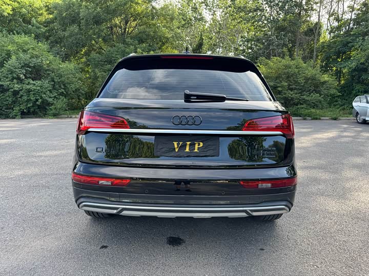 Фото 22 - Audi Q5L