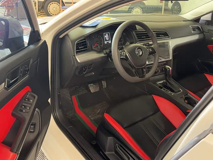 Фото 18 - Volkswagen Lamando L