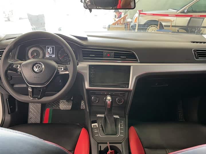 Фото 19 - Volkswagen Lamando L