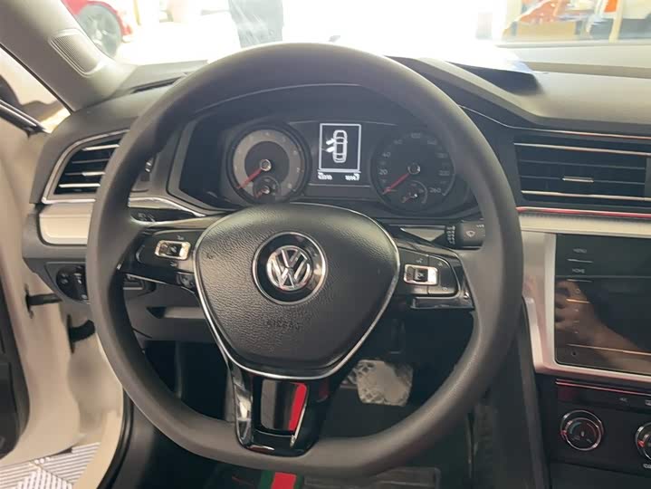 Фото 4 - Volkswagen Lamando L