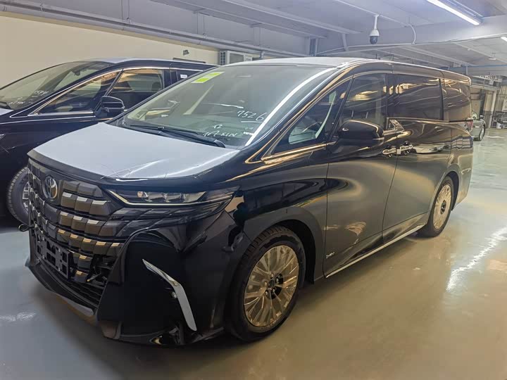 Фото 2 - Toyota Alphard