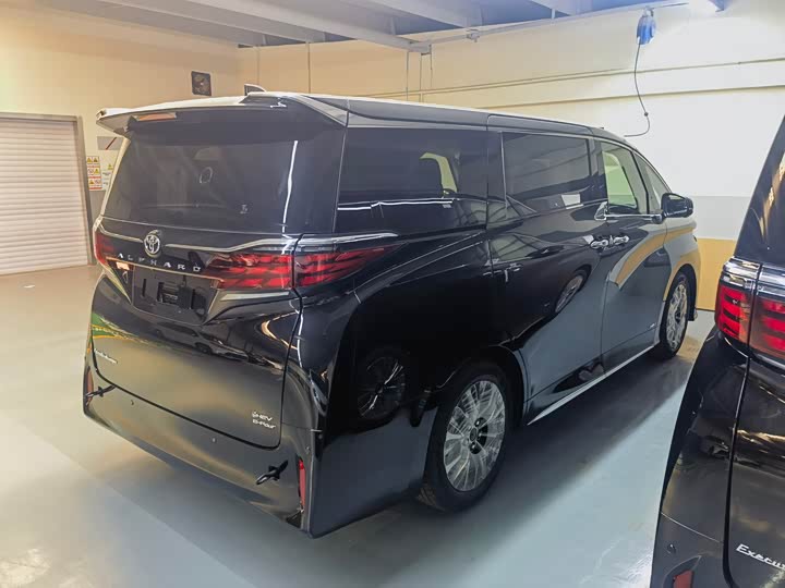 Фото 4 - Toyota Alphard