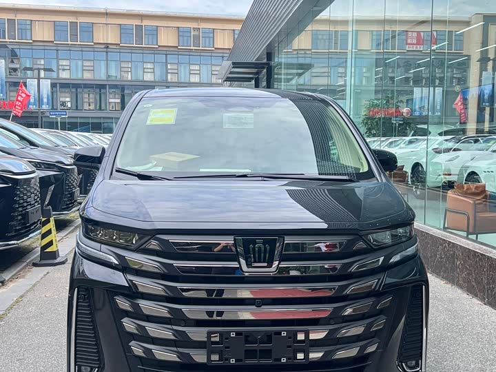 Фото 1 - Toyota Vellfire