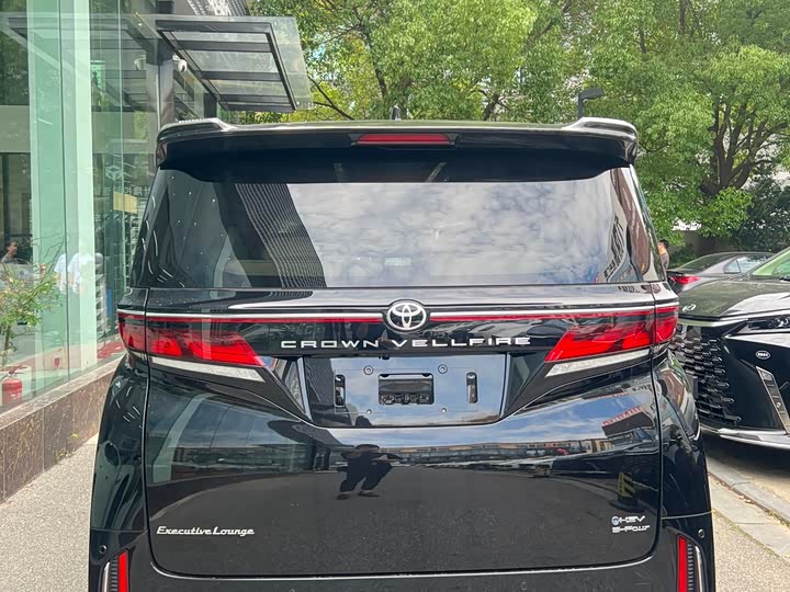 Фото 5 - Toyota Vellfire