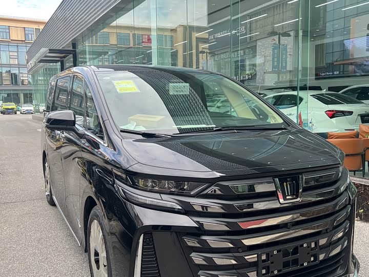 Фото 7 - Toyota Vellfire