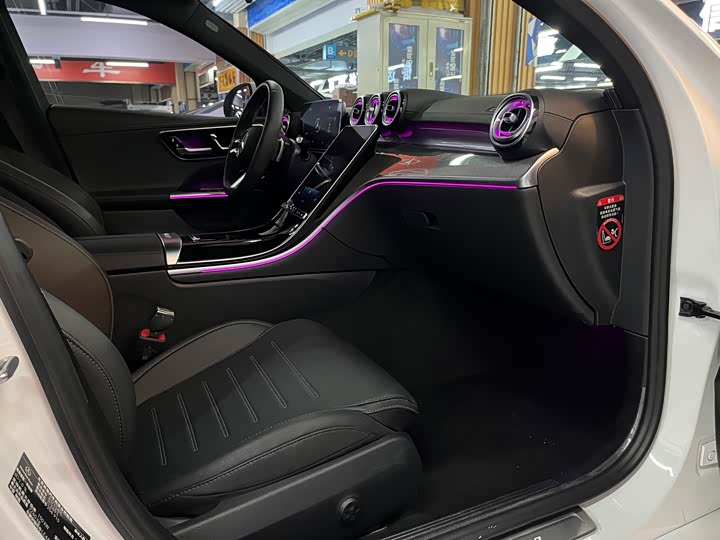 Фото 13 - Mercedes-Benz C-Class