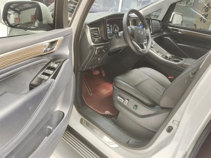 Фото 21 - GAC Trumpchi M8