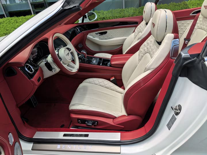 Фото 23 - Bentley Continental GT