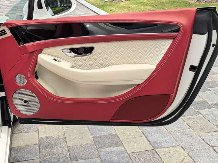 Фото 36 - Bentley Continental GT