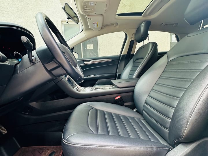 Фото 4 - Ford Mondeo