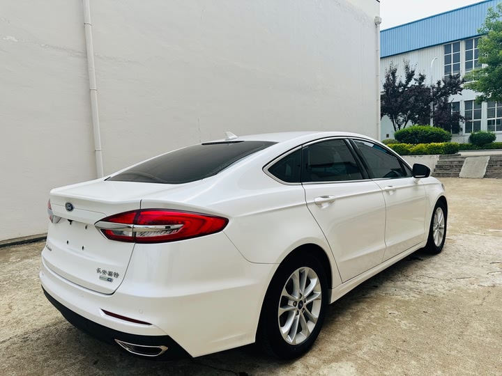 Фото 7 - Ford Mondeo