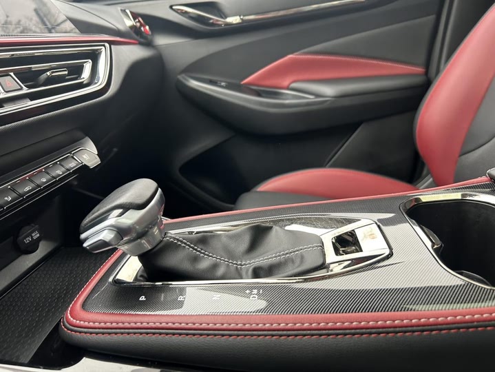 Фото 13 - Changan Oshan X5