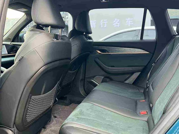 Фото 5 - Geely Monjaro