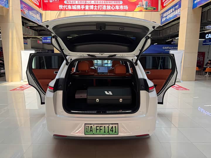 Фото 16 - LiXiang L7