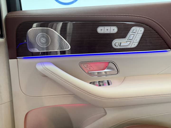 Фото 13 - Mercedes-Benz Maybach GLS