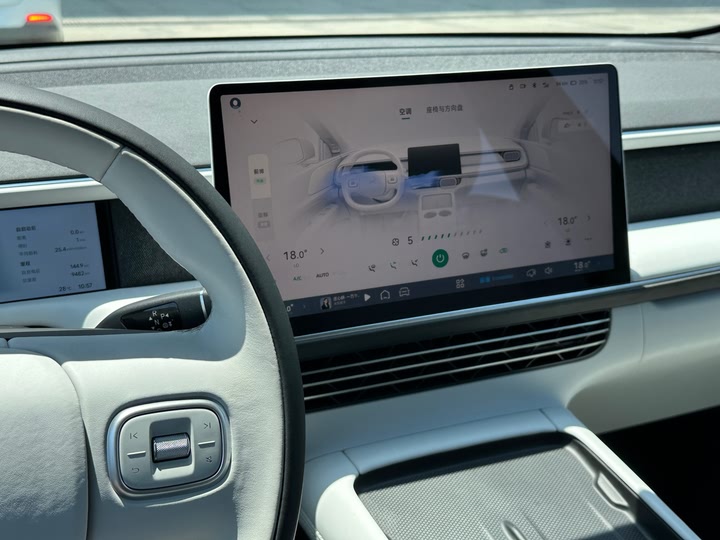 Фото 14 - XPeng G6